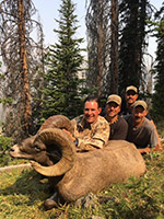 guided big horn sheep hunts, guided sheep hunting wyoming, outfitters wyoming, sheep hunts, ram hunts, hunting big horn sheep rams wy