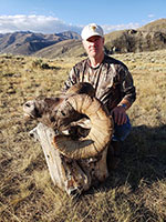 guided big horn sheep hunts, guided sheep hunting wyoming, outfitters wyoming, sheep hunts, ram hunts, hunting big horn sheep rams wy