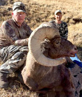 guided big horn sheep hunts, guided sheep hunting wyoming, outfitters wyoming, sheep hunts, ram hunts, hunting big horn sheep rams wy